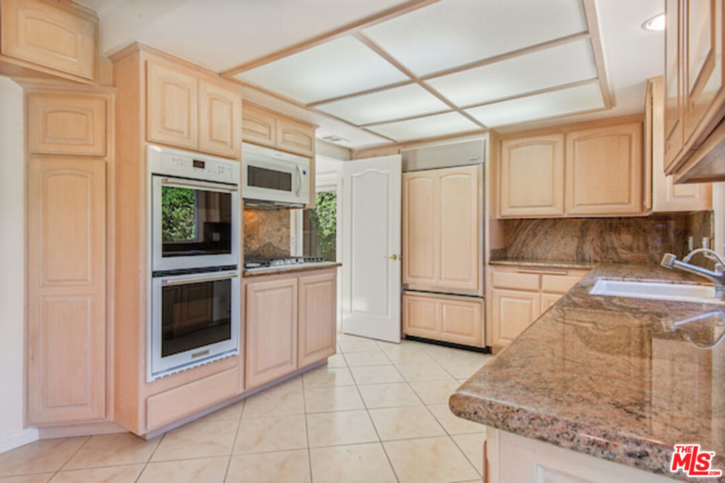 5496 Katherine Avenue - Photo 16