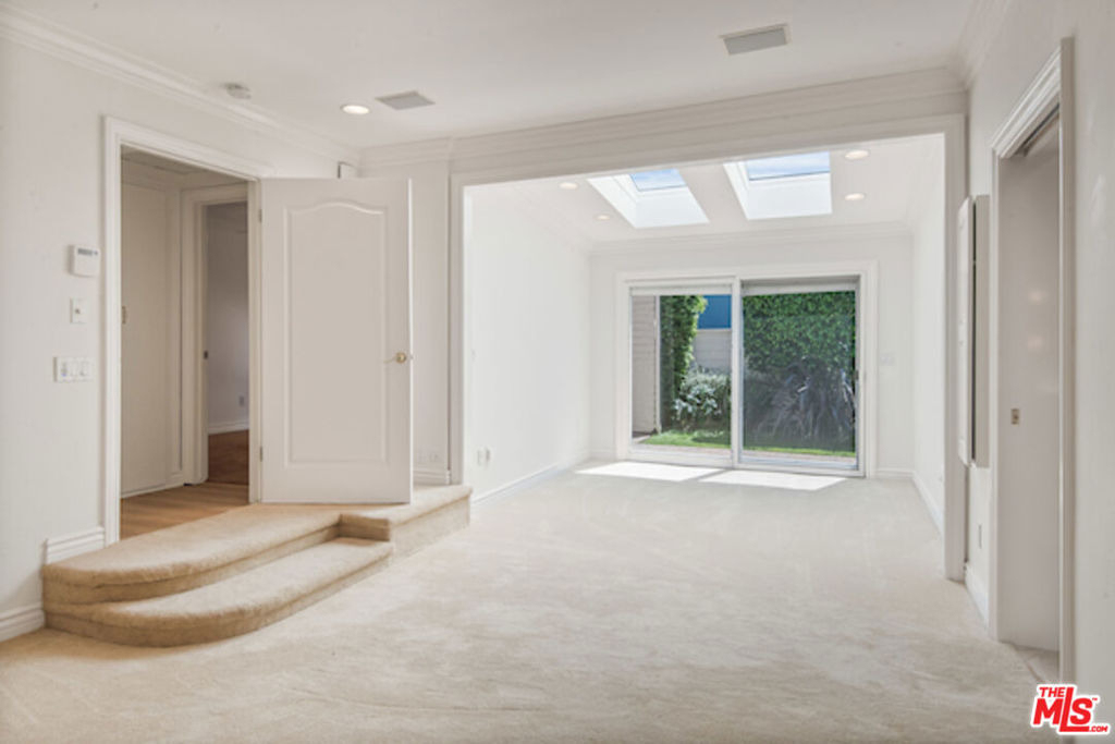 5496 Katherine Avenue - Photo 18