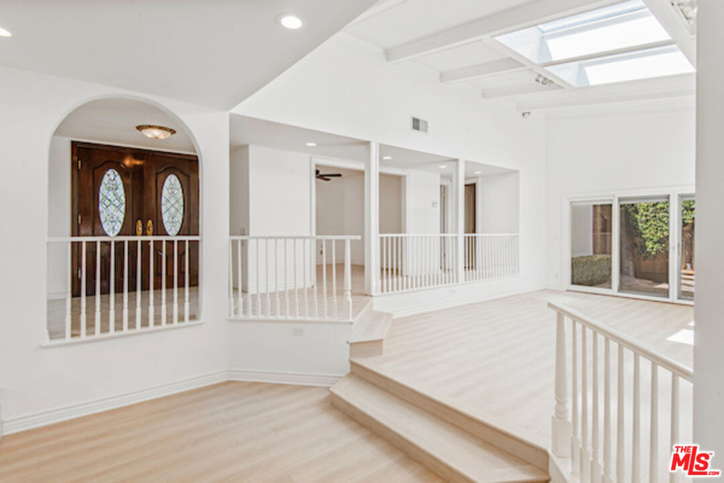 5496 Katherine Avenue - Photo 9