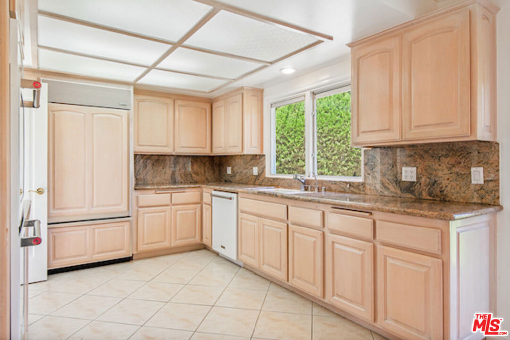 5496 Katherine Avenue - Photo 15
