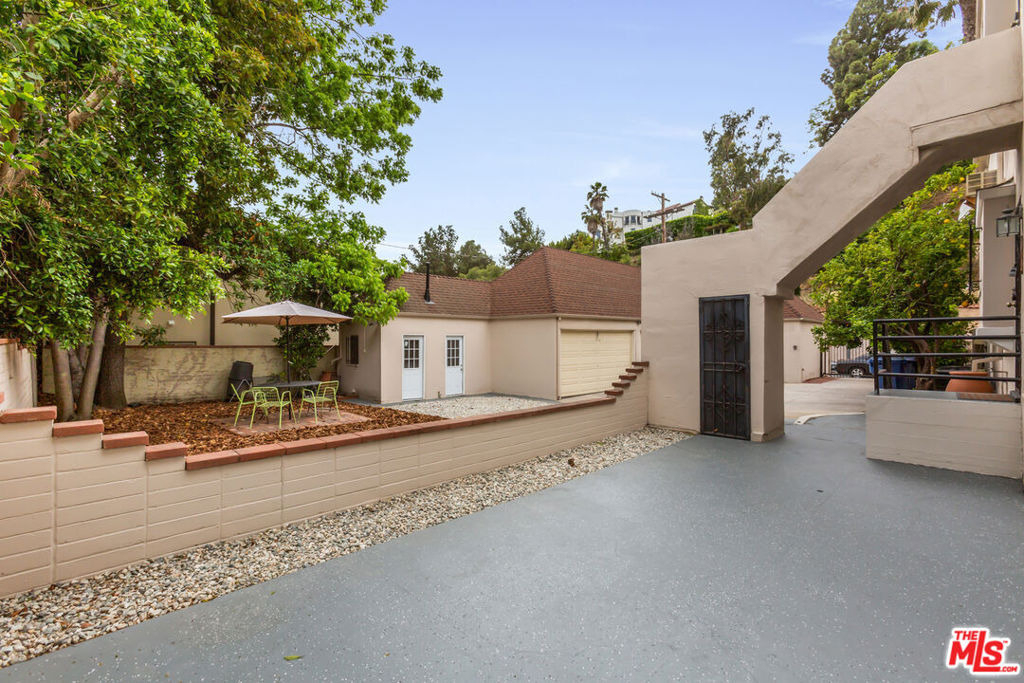 8022 Hollywood Boulevard - Photo 24