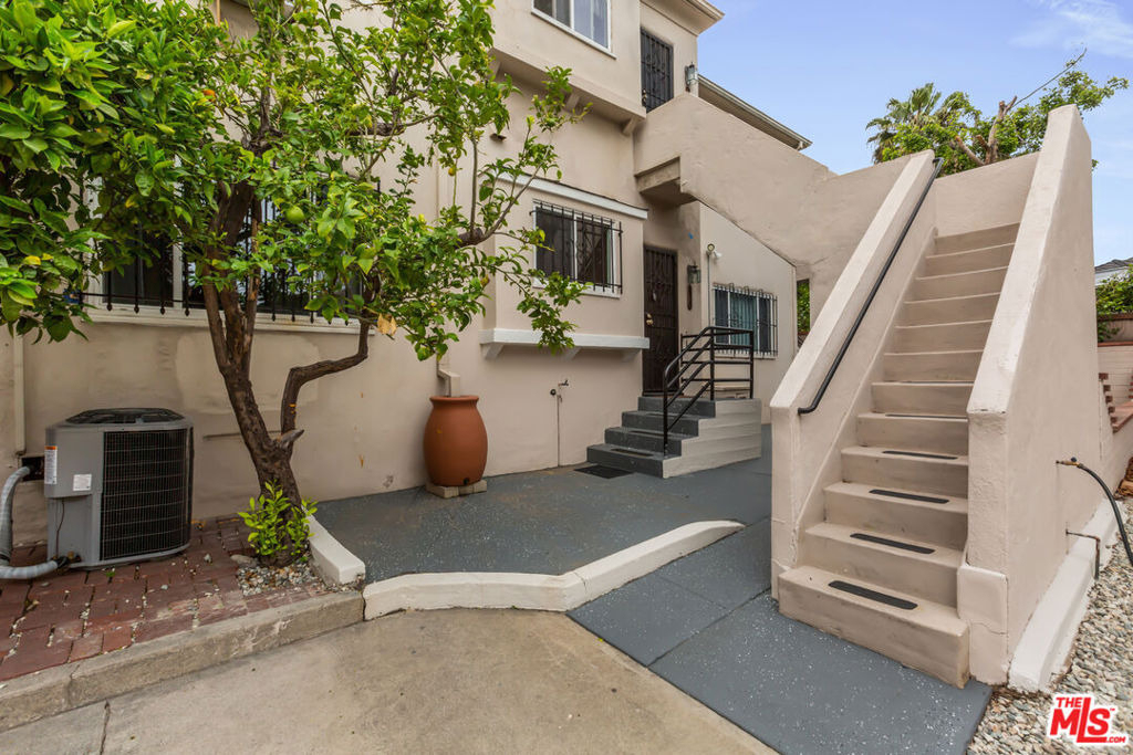 8022 Hollywood Boulevard - Photo 23