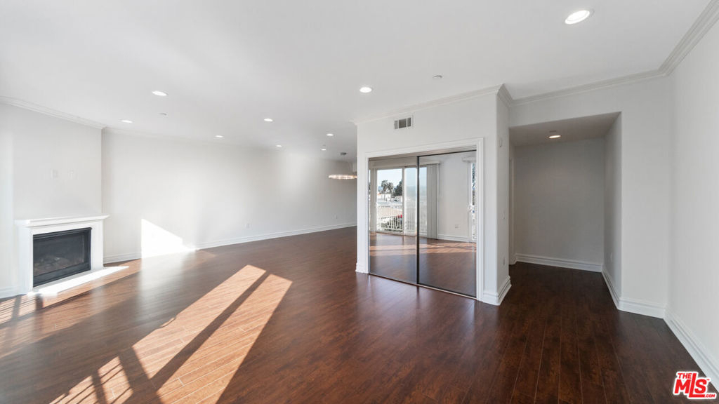 1050 Holt Avenue - Photo 4