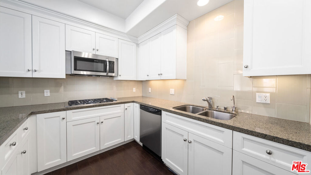 1050 Holt Avenue - Photo 0
