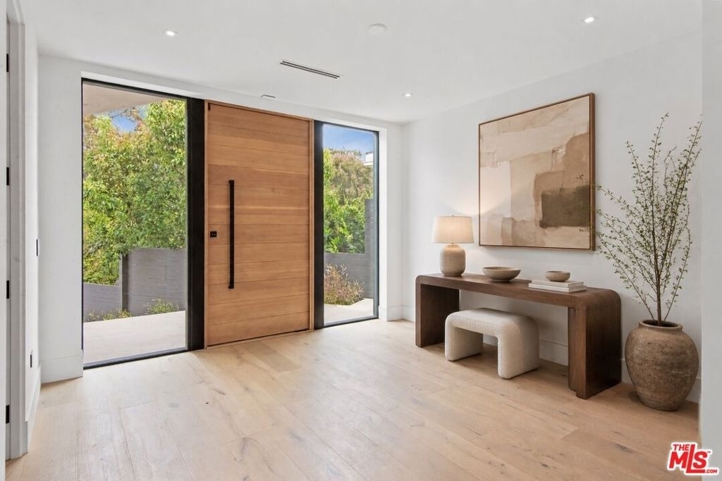1030 Centinela Avenue - Photo 2