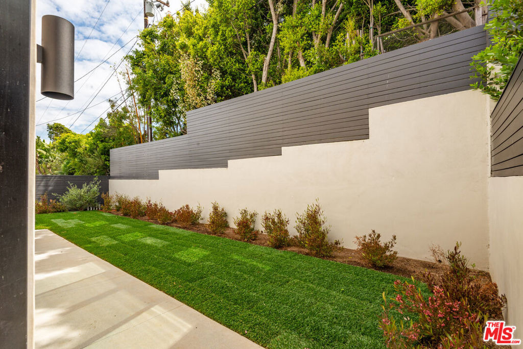 1030 Centinela Avenue - Photo 34