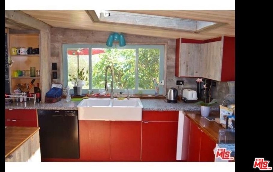 19770 Grand View Drive - Photo 4