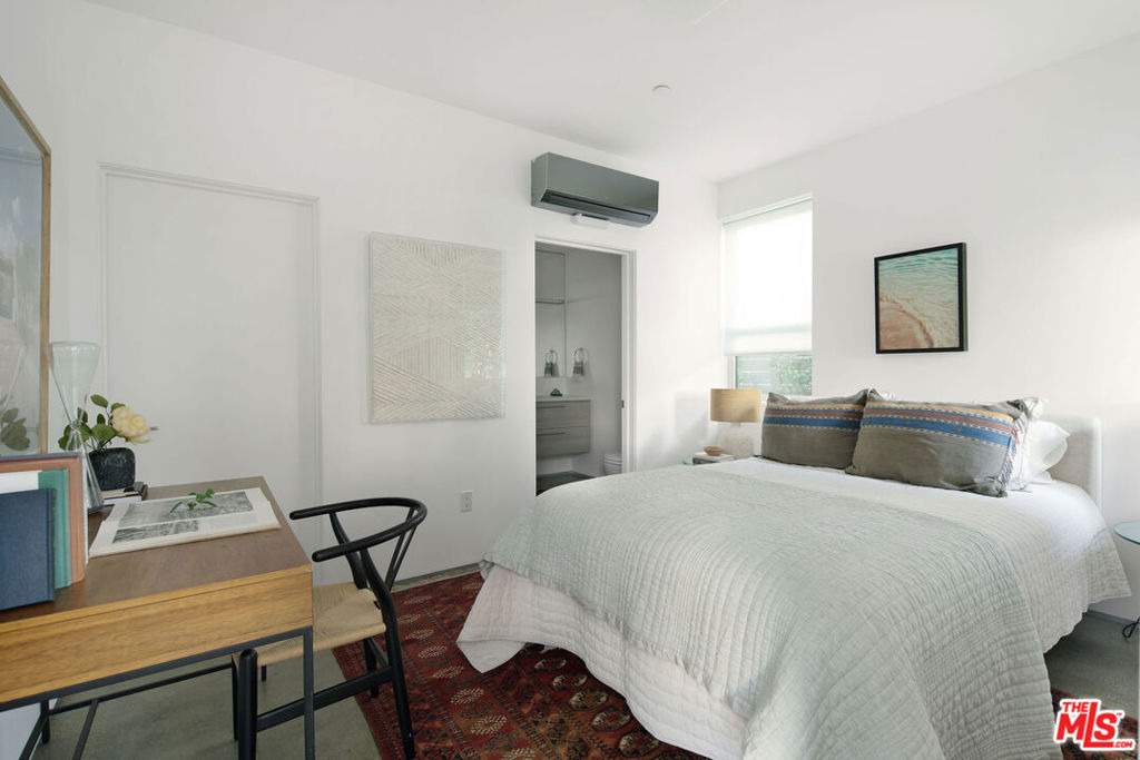 927 Hyperion Avenue - Photo 7