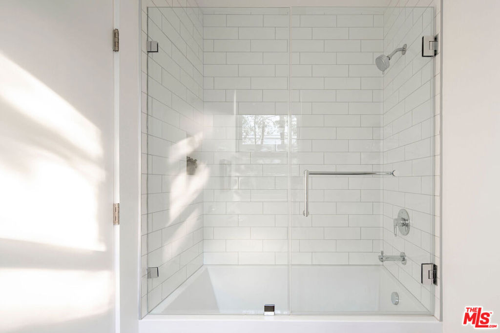 927 Hyperion Avenue - Photo 9