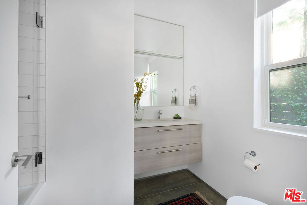 927 Hyperion Avenue - Photo 8