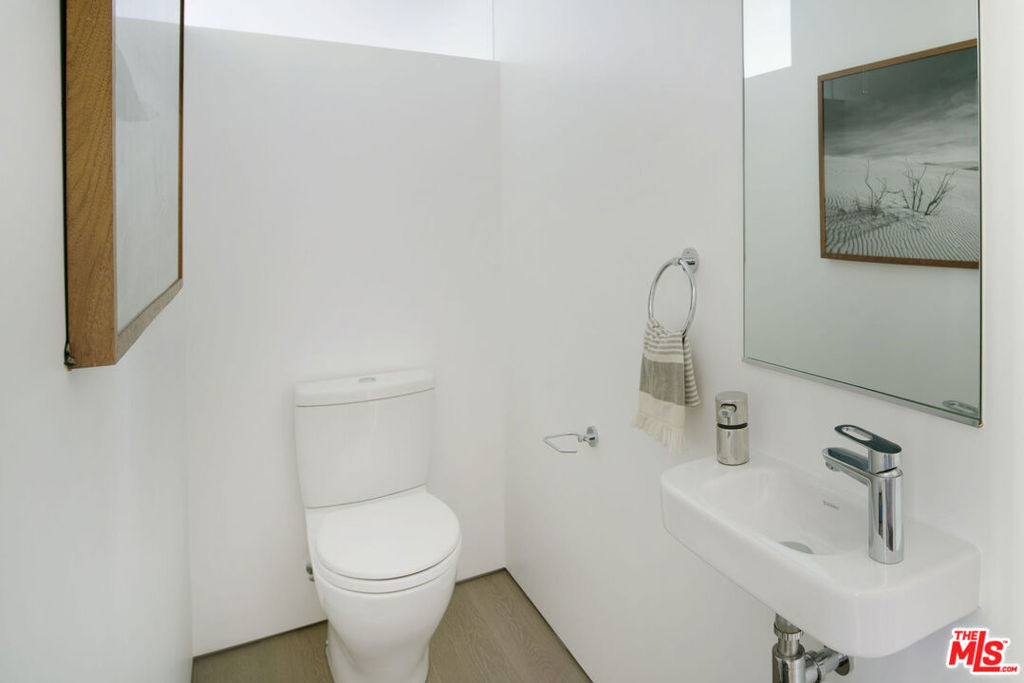 927 Hyperion Avenue - Photo 13