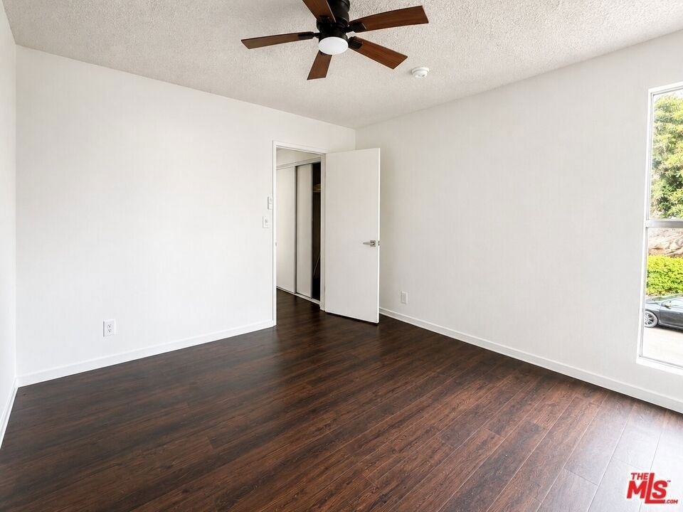 1208 W Adams Boulevard - Photo 3