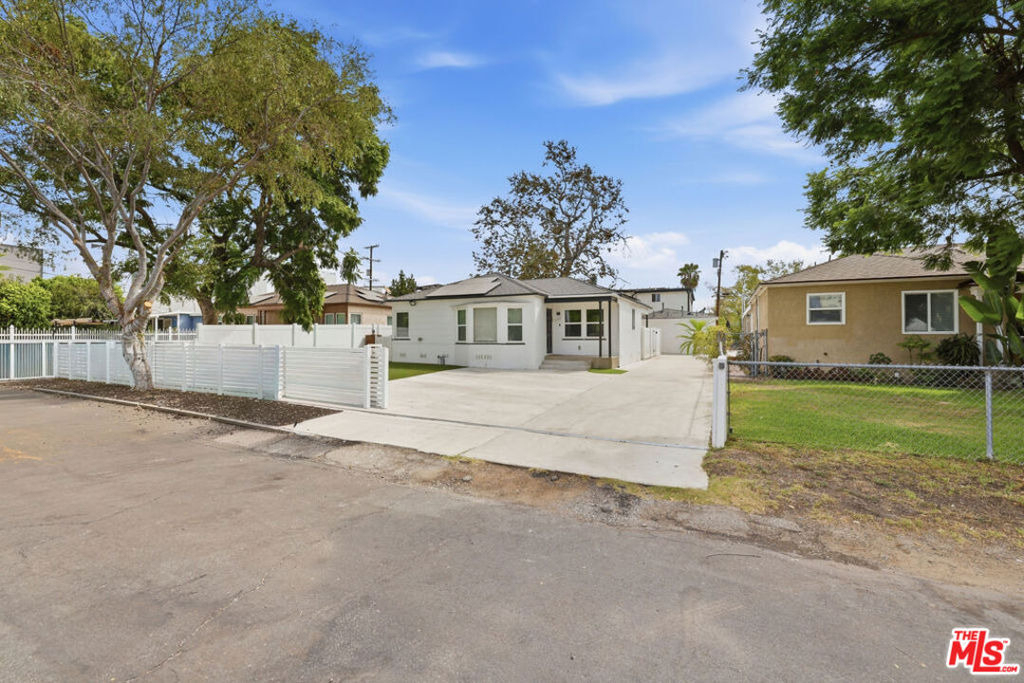 6328 Camellia Avenue - Photo 20