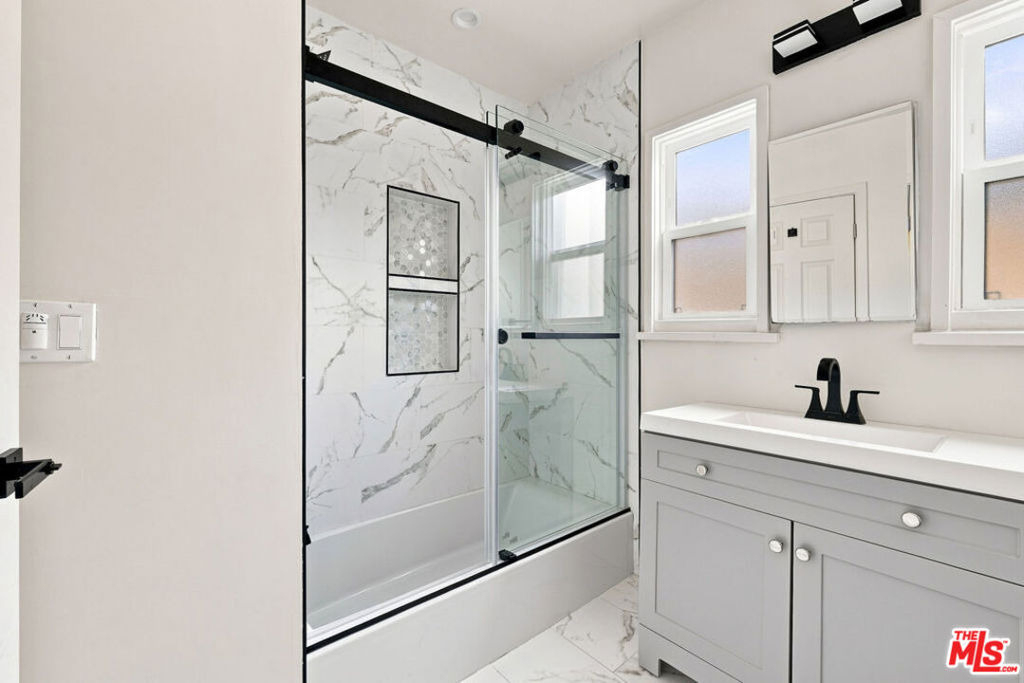 6328 Camellia Avenue - Photo 14