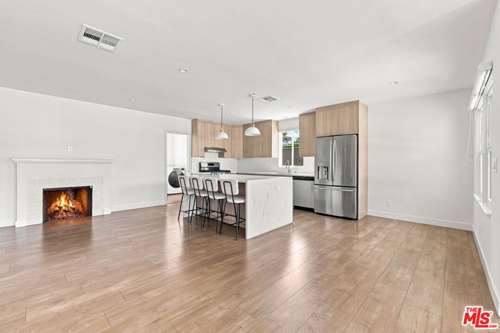 6328 Camellia Avenue - Photo 3