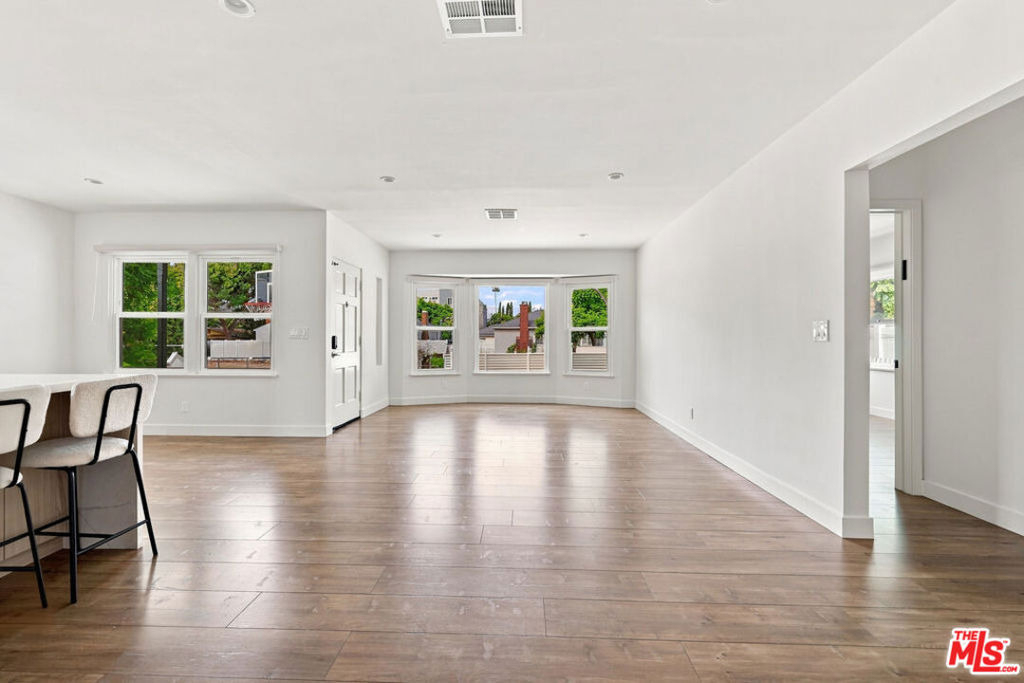 6328 Camellia Avenue - Photo 9