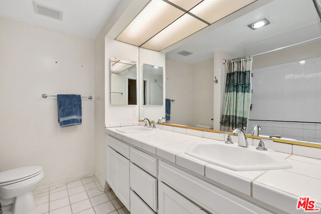 1375 Kelton Avenue - Photo 18