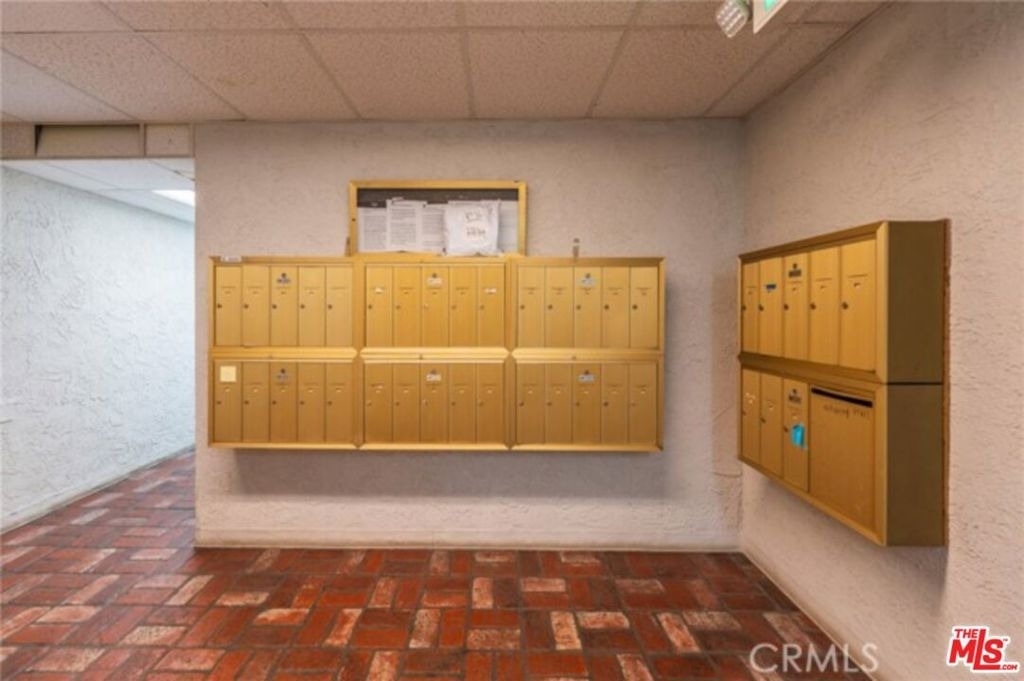 1375 Kelton Avenue - Photo 30
