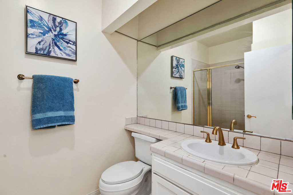 1375 Kelton Avenue - Photo 24