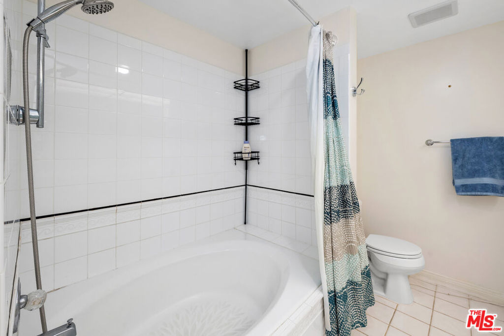1375 Kelton Avenue - Photo 20
