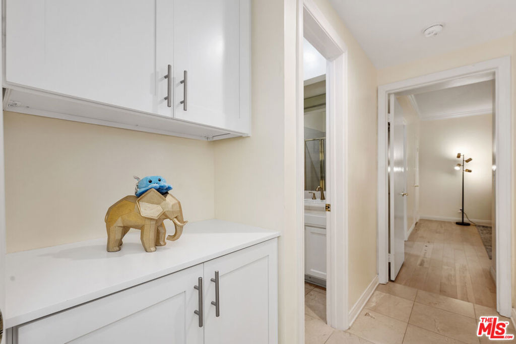 1375 Kelton Avenue - Photo 21