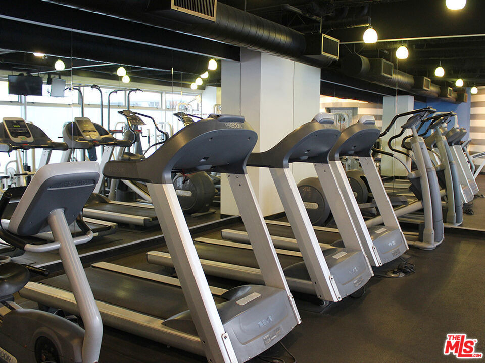 1431 Ocean Avenue - Photo 7