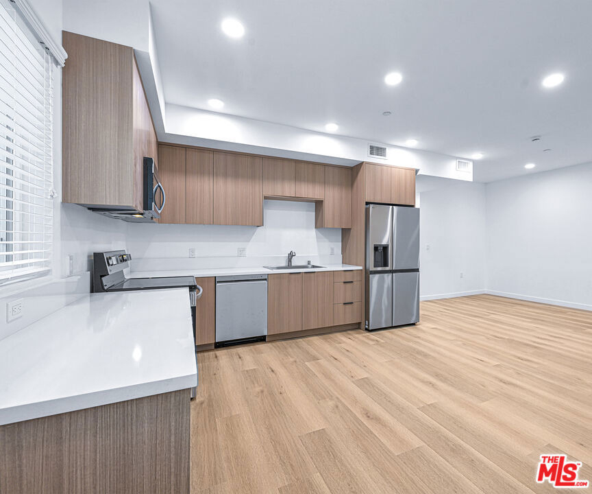 14811 Erwin Street - Photo 34