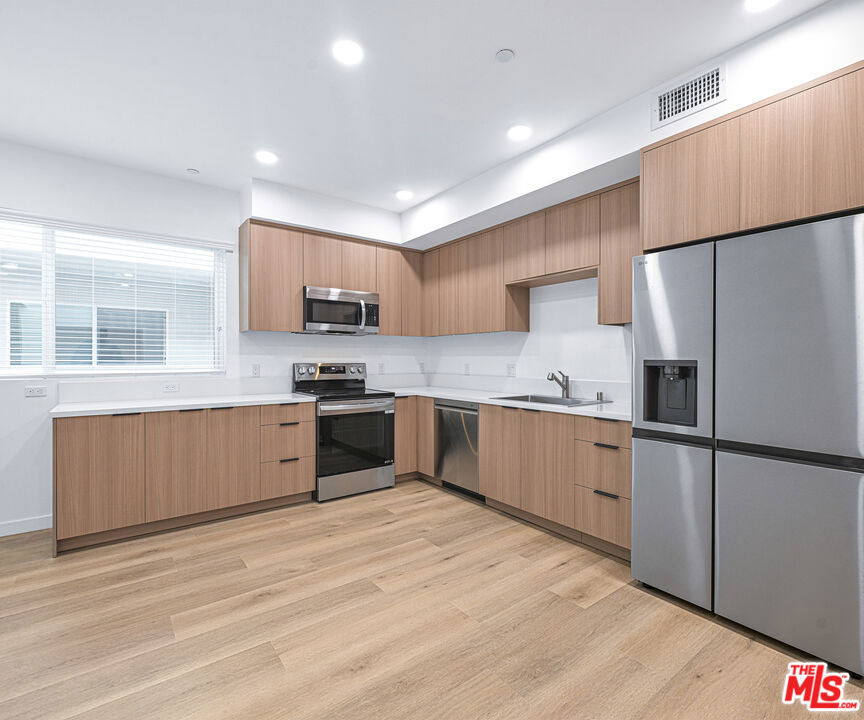 14811 Erwin Street - Photo 8