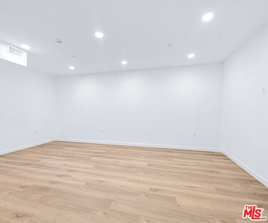 14811 Erwin Street - Photo 36