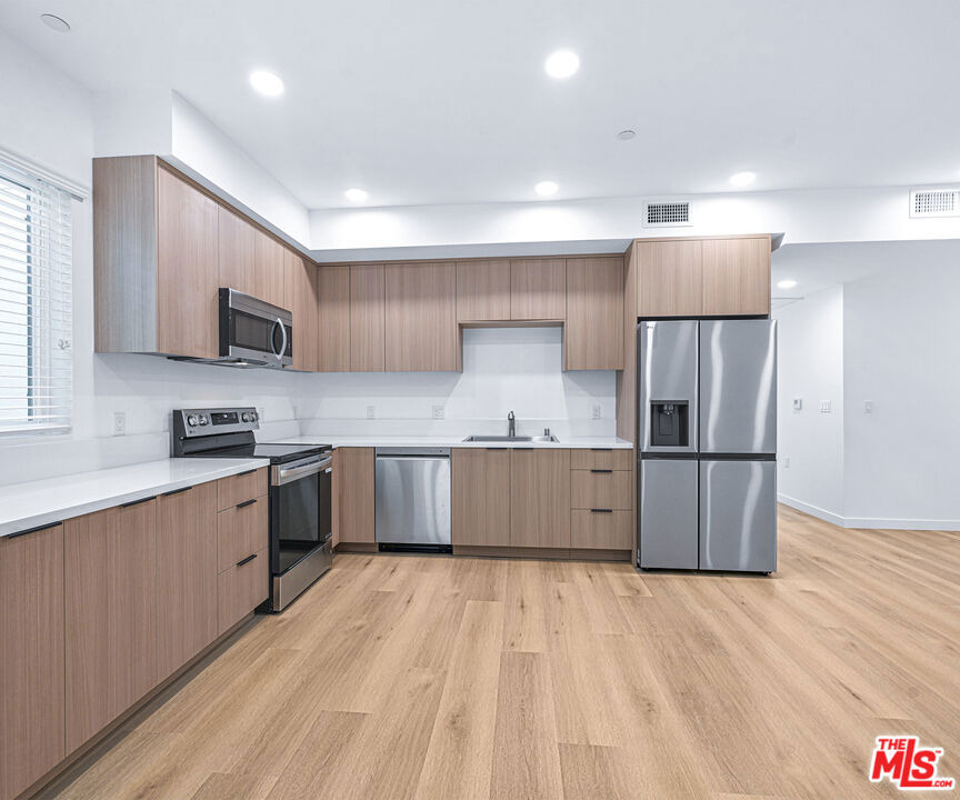 14811 Erwin Street - Photo 35