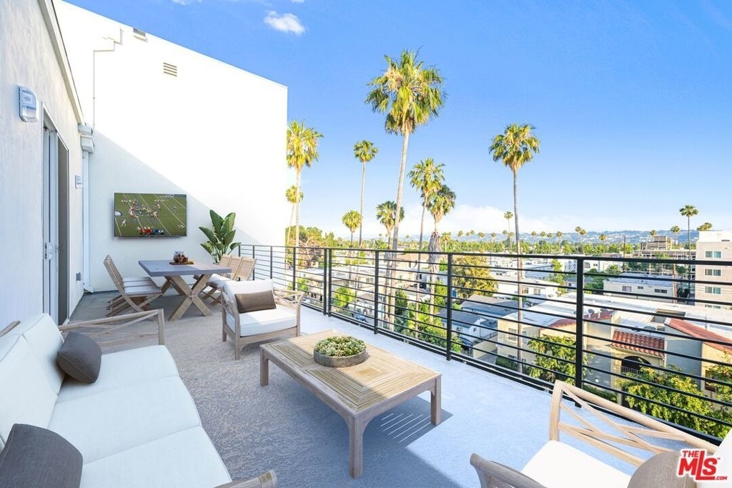 14811 Erwin Street - Photo 2