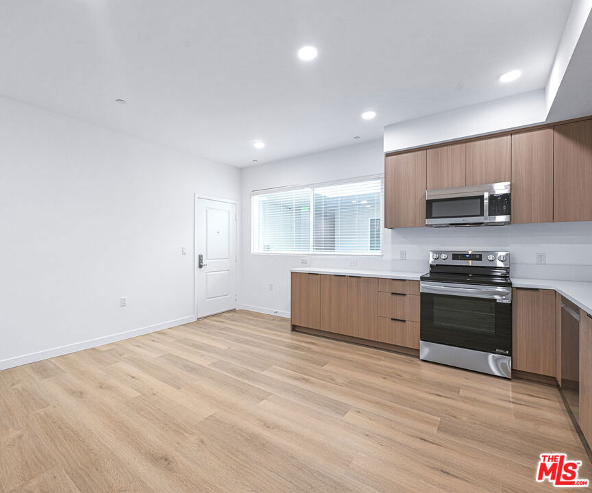 14811 Erwin Street - Photo 31
