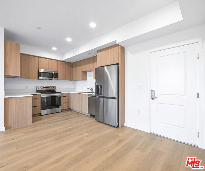 14811 Erwin Street - Photo 7