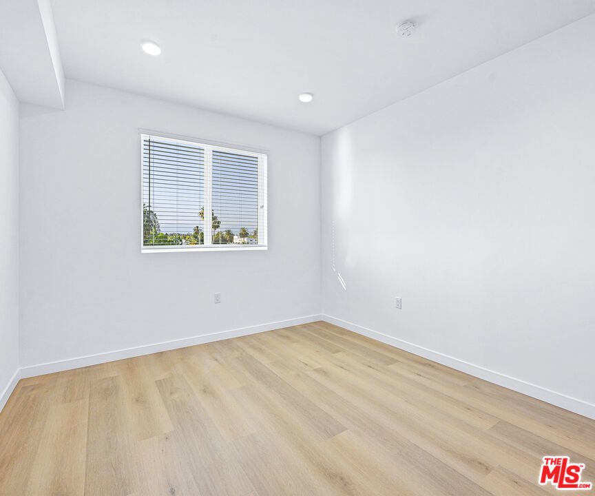 14811 Erwin Street - Photo 5