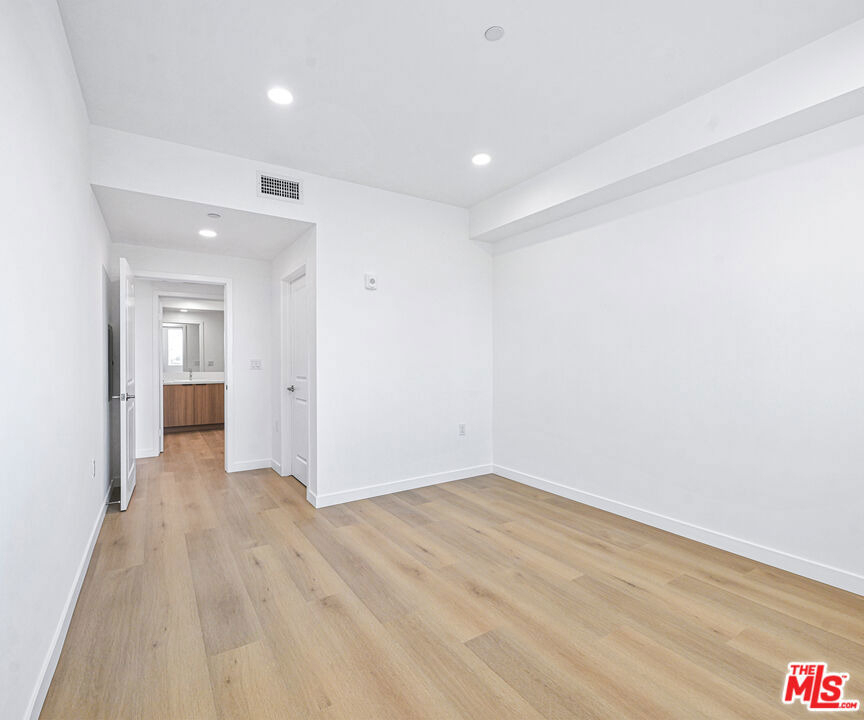 14811 Erwin Street - Photo 6