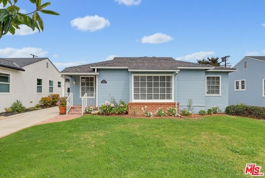 7900 Westlawn Avenue - Photo 2