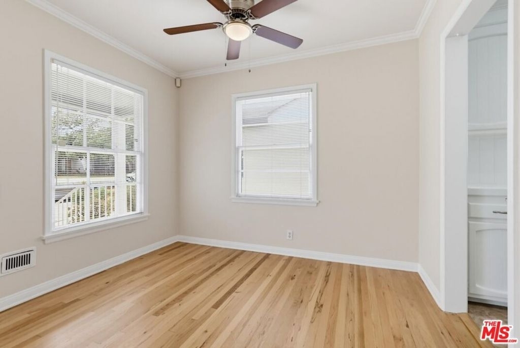 7900 Westlawn Avenue - Photo 6