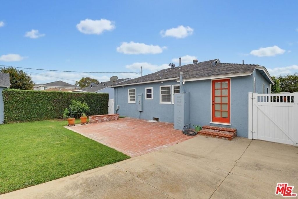 7900 Westlawn Avenue - Photo 15