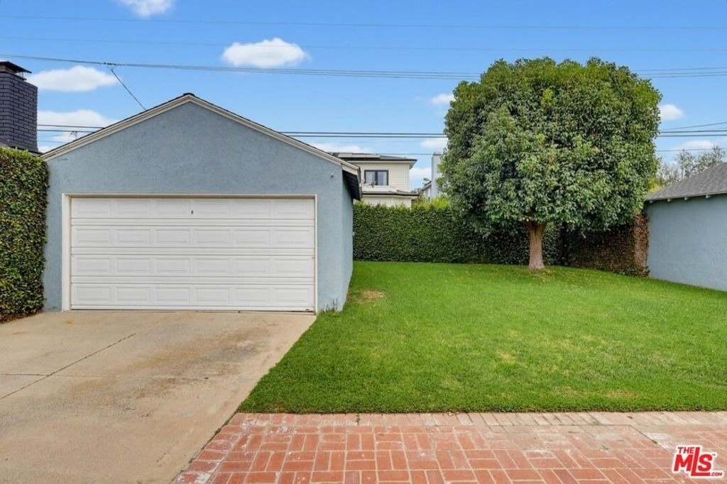 7900 Westlawn Avenue - Photo 13