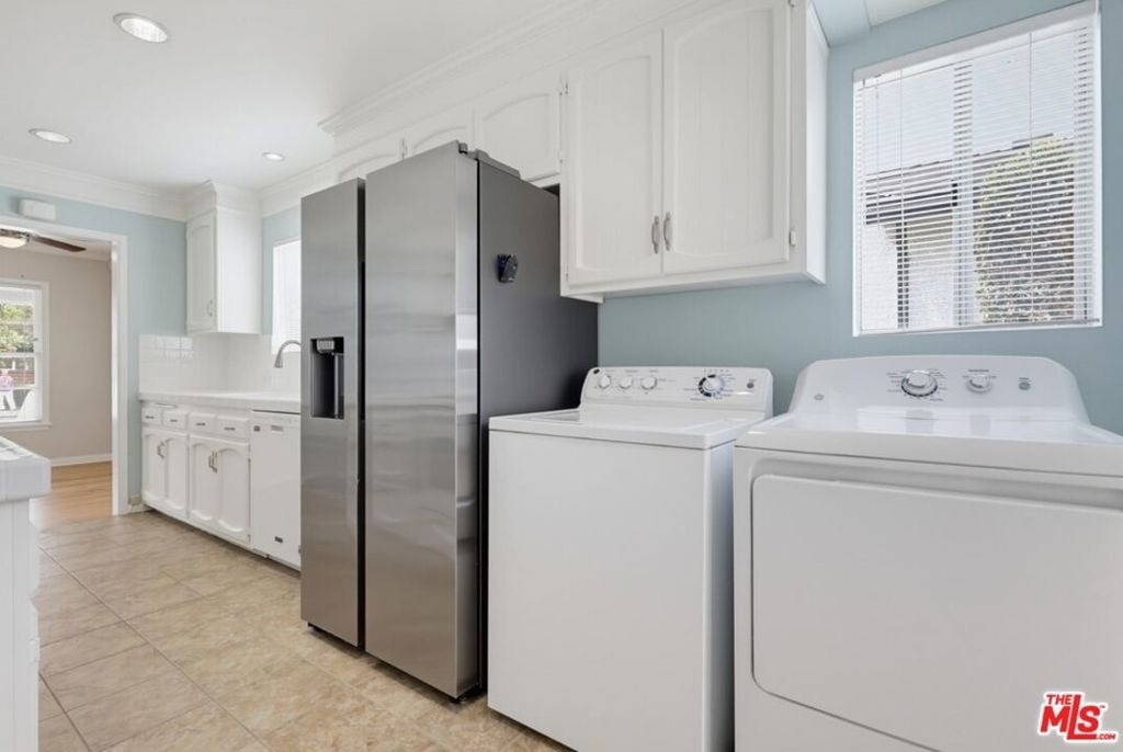 7900 Westlawn Avenue - Photo 8