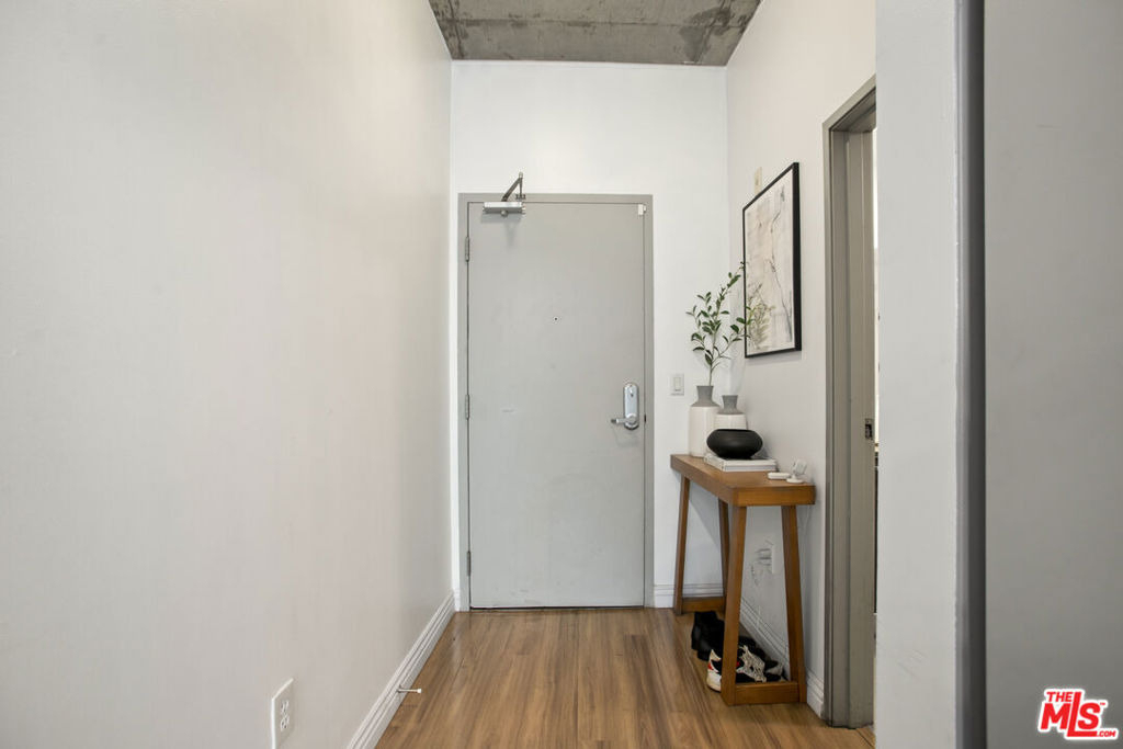 645 W 9th Street - Photo 2