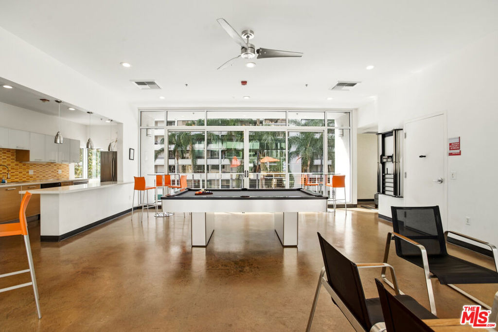 645 W 9th Street - Photo 19