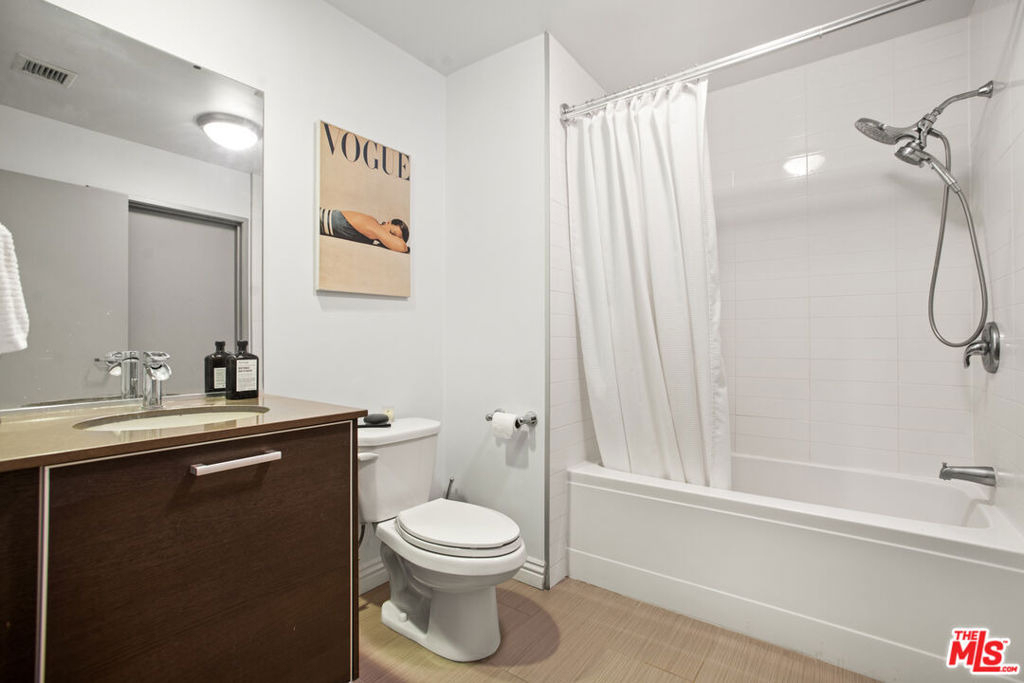 645 W 9th Street - Photo 10
