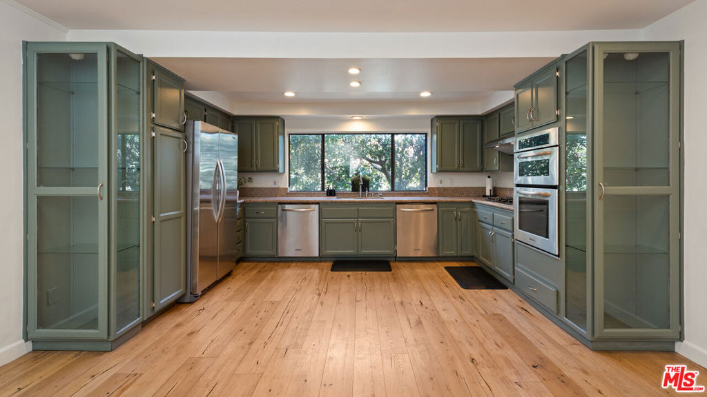 407 S Spalding Drive - Photo 9