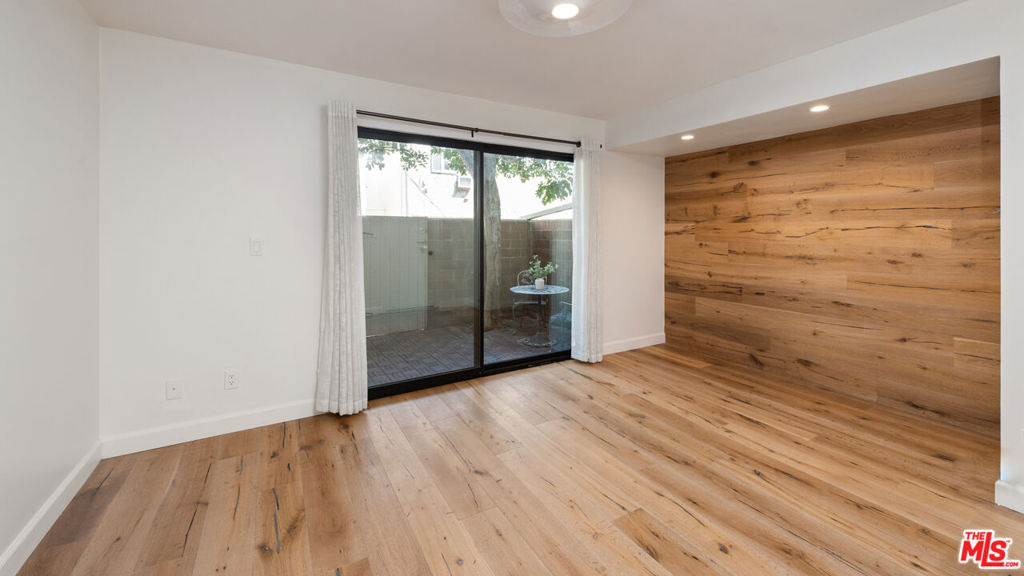 407 S Spalding Drive - Photo 19