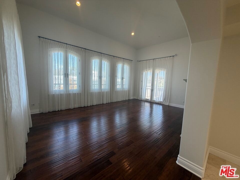 12050 Guerin Street - Photo 8