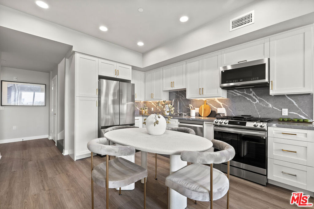 7428 Santa Monica Boulevard - Photo 15