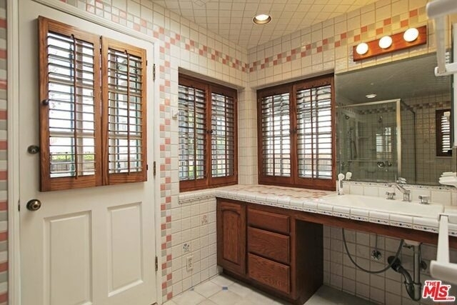 1054 Princeton Street - Photo 13