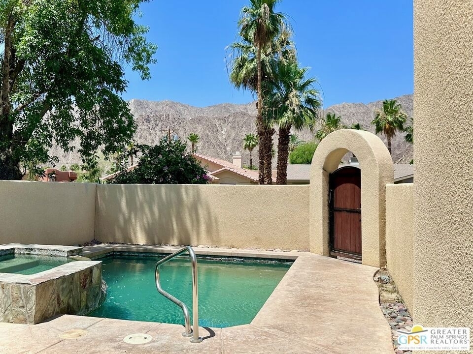 51220 Avenida Velasco - Photo 0