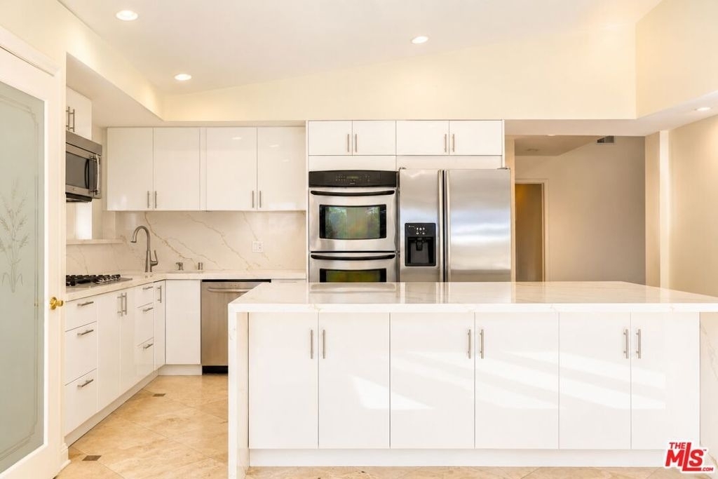 23018 Bigler Street - Photo 23